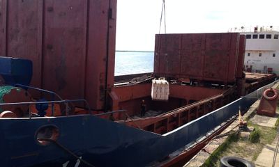 Погрузка первого судна на Нарьян - Мар в навигацию 2014