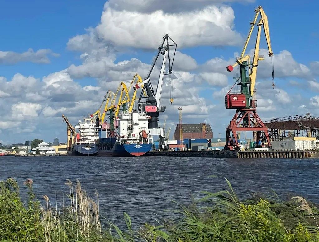 Грузоперевозки Санкт-Петербург Калининград: морская и авиационная логистика